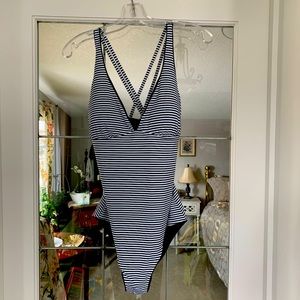 🩱La Vie En Rose Reversible Swim Suit NWT